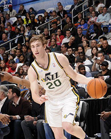 他辗转于多 他辗转于多